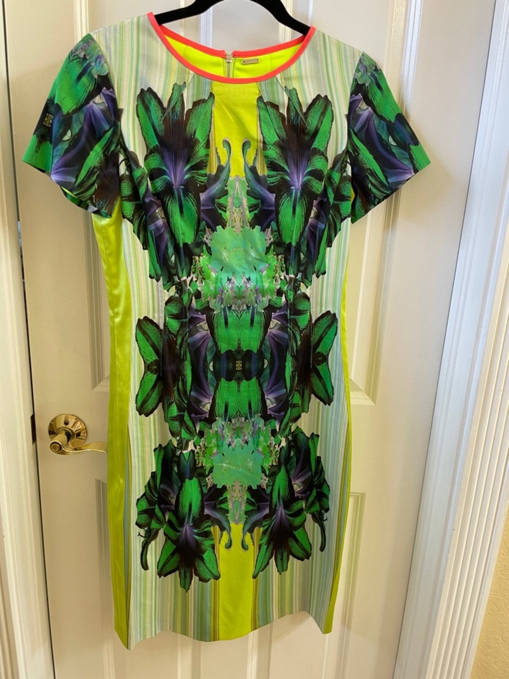 Elie Tahari Green Floral-Print Midi Dress